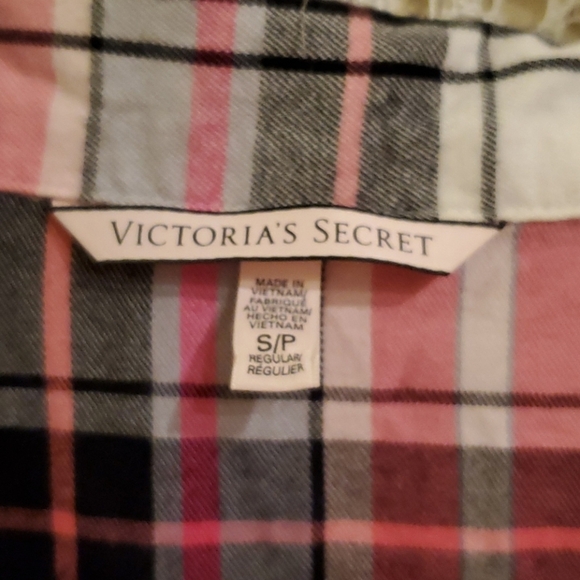 4/$20 Victoria's Secret lounge sleep flannel top - Picture 4 of 10
